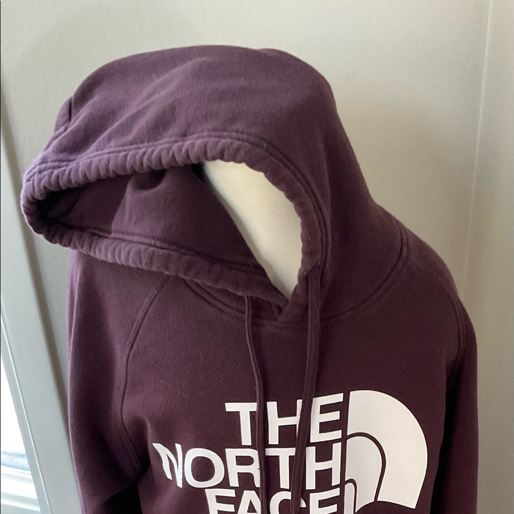VGUC Maroon North Face Logo Hoodie